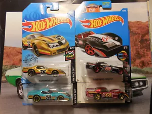 LOTE DE 4 CORVETTE HOT WHEELS '76 GREENWOOD DÍA DE CARRERA AZUL DORADO SALVAJE A ROJO SUAVE NEGRO - Imagen 1 de 10