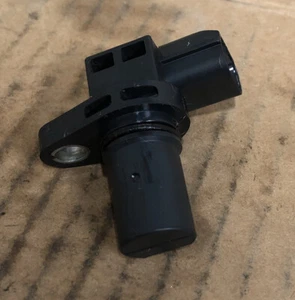 New Old Stock Crankshaft Position Sensor Part #1865A069. - Picture 1 of 9