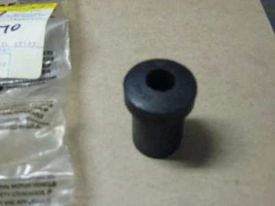 Bucha de mola AMC AMX todos os modelos AMC 1970/87 NOS folha NOS P/N 3196419 caixa 2 - Imagem 1 de 2