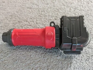 Empuñadura de Lanzador + Beyblade de Goma Roja Hasbro Metal Fusion - Imagen 1 de 2