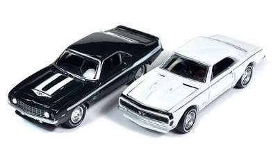 JOHNNY LIGHTNING, CHEVROLET Camaro 1969 verde e CHEVROLET Camaro 1967 bianco ... - Immagine 1 di 3