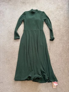 NUEVO CON ETIQUETAS OGL Vestido Midi Térmico Acanalado Verde Oscuro Cuello Barco Calce Ajustado Talla Mediana M Nuevo con Etiquetas - Imagen 1 de 5