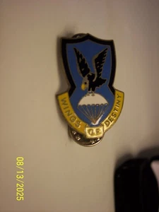 Vintage US Army 101st Aviation Brigade Wings of Destiny Pin Vietnam era. - Picture 1 of 3
