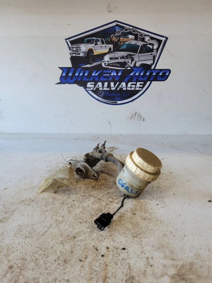 Cilindro maestro de freno turbo sin ABS compatible con láser 90-94 189513 Foto 1 de 2