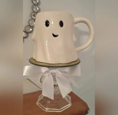 Taza en forma de fantasma Foto 1 de 4