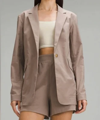 Blazer de sarga Lululemon ajuste relajado, S, nuevo con etiquetas, ¡ajuste súper lindo! Foto 1 de 4