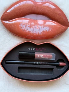 Huda Beauty Genuine Trendsetter Mini Lipstick & Liner - Lip Tin Set NEW - Picture 1 of 8