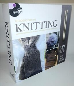 Ensemble boîte à épices d'introduction au tricot avec aiguilles de livre en fil 