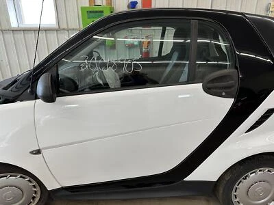 08-16 SMART FORTWO COUPE DRIVER LEFT FRONT DOOR CRYSTAL WHITE/BLACK EAZ/EN1U - Image 1 of 4