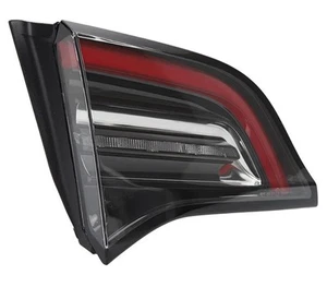NUEVO - Luz trasera interior maletero lateral izquierdo para 3 Y 2021 a 2023 - Imagen 1 de 14
