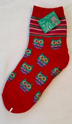 Calcetines para niñas talla 7-8,5 rojo brillante con rayas brillantes coloridas y búhos Foto 1 de 4