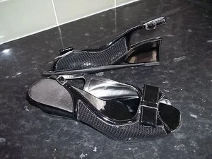 CELLINI ~ HÜBSCHE SCHWARZE LACKLEDER PAILLETTEN SLINGBACK SCHUHE EU 38 EX CON   - Bild 1 von 3