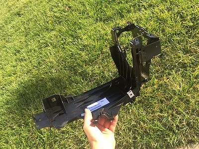 2011-2016 BMW F10 M5 528i 535i 535d 550i 550 535 headlight latch lock bracket RH - Image 1 of 3