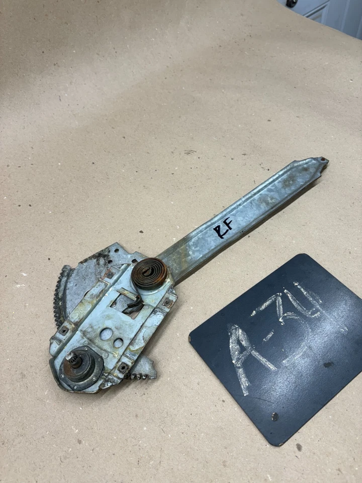 1964-1967 Oldsmobile Cutlass F-85 Vista Cruiser 4dr right front window regulator - Image 1 of 4