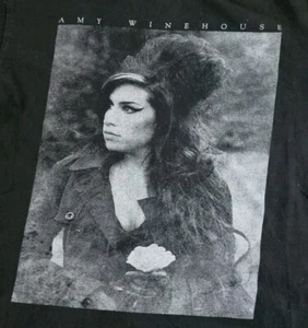 Camiseta con licencia oficial Amy Winehouse retrato de flores mediana - Imagen 1 de 4