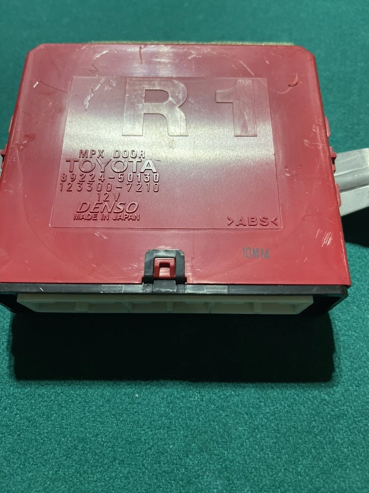 2010 - 2012 LEXUS LS460 REAR RIGHT DOOR MULTIPLEX NETWORK COMPUTER MODULE OEM - Image 1 of 4