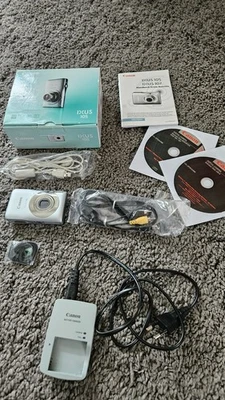 ✿✿✿ Canon IXUS 105 ✿✿✿ 12.1MP  ✿✿✿ Kompakt-Digitalkamera ✿✿✿ Silber✿✿✿ - Bild 1 von 4