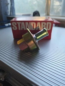 Standard AV7 Check Valve. Smog Pump Check Valve - Picture 1 of 1