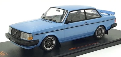 Ixo escala 1/18 18CMC090 - 1985 Volvo 240 Turbo personalizado - azul Foto 1 de 4