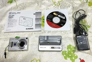 Casio Exilim EX-Z55 Digital Camera 5MP 3x optical zoom Used - Picture 1 of 6