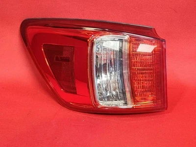 2011-2013 雷克萨斯 IS250 IS350 Sedan LEFT DRIVER OUTER Quarter 尾灯 — 第 1/4 张图片