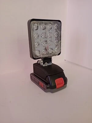 Faretto LED 48W, IP 67 per batterie Black+Decker LI-ION 18V 2-4 A - Immagine 1 di 4