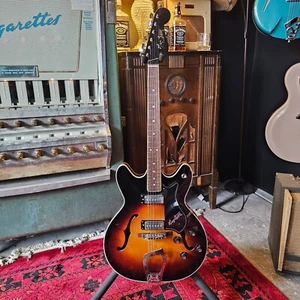 1967 Hagstrom Viking I Sunburst - Picture 1 of 15