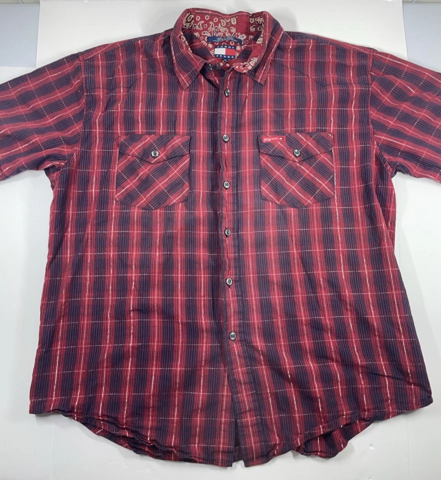 Camisa L para hombre de Tommy Jeans Vintage Cuadros rojos con forro plateado y manga corta Foto 1 de 4