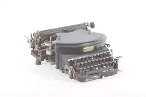 vecchia macchina da scrivere vintage macchina da scrivere Adler - Foto 1 di 12
