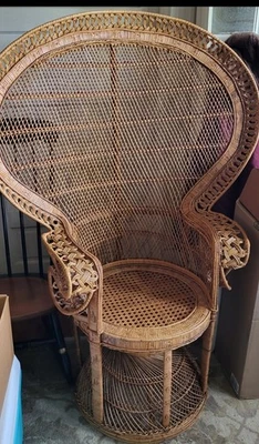VINTAGE WICKER RATTAN FAN BACK CHAIR - Image 1 of 2