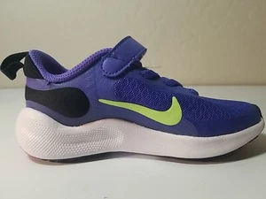 Size 9C - NIKE Revolution VII Toddler Girl's Blue Slip-On Athletic Sneakers - Picture 1 of 7