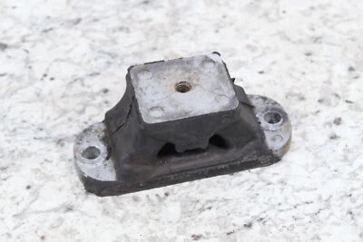 2014 YAMAHA WAVERUNNER FX SVHO 1.8 крепление двигателя крепление двигателя; 67 X-44517-10-00 - Изображение 1 из 4