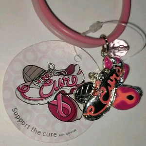 Collar Colgante Rosa Concientización sobre el Cáncer de Mama Caminata para la Cura Zapato Dije 2011 - Imagen 1 de 18