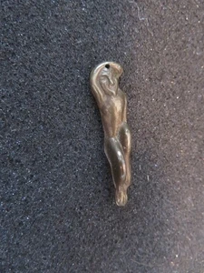 Ciondolo JOAN il WAD - Charm Regina dei Pixies Vintage OTTONE - Foto 1 di 5
