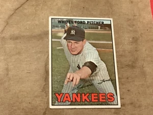 1967 Topps Whitey Ford #5 HOF Yankees - EX - Lite Corner Wear - No Creases - - Picture 1 of 2