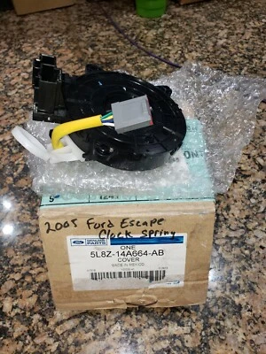 PIEZA CUBIERTA ORIGINAL FORD # 5L8Z-14A664-AB. F. Escape y Mercury Mariner 2005-07. Foto 1 de 4