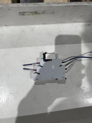 Allen-Bradley 700-HLT12 Panel Accessories Used - Image 1 of 2