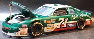 1995 Revell #71 Dave Marcis Olive Garden 1/24 Monte Carlo - Picture 1 of 6