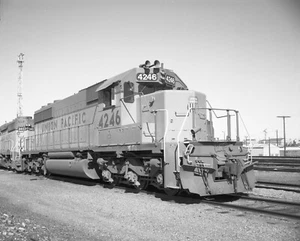 Locomotora Union Pacific Railroad SD40-2 #4246 negativa @ Pueblo, CO 1990 - Imagen 1 de 1