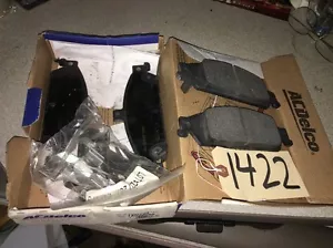 *New Genuine AC Delco 17D727 / GM 18038568 Disc Brake Pads - Picture 1 of 12