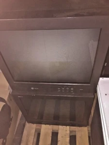 VICON - VM621-5 COLOR CCTV MONITOR - Picture 1 of 1