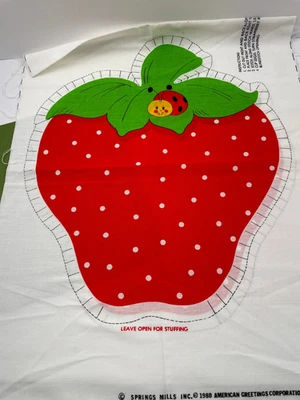 1983 Travesseiro de morango shortcake costura tecido sem cortes muito bom estado. Formato de morango - Imagem 1 de 4