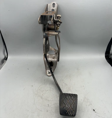 Pedal freno interior Toyota MR2 MK2 SW20 NA / Turbo (1989 - 1999) (manual) Foto 1 de 4