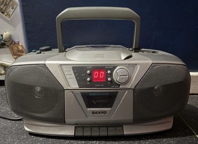 Sanyo CD Portable Radio Cassette Recorder Model MCD-Z90L NO ANTENNA But Working - Image 1 of 4