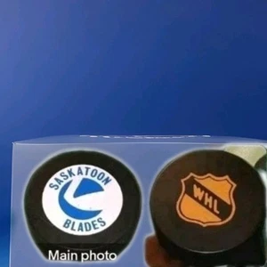 SASKATOON BLADES WHL VINTAGE PUCK MADE IN CANADA 🇨🇦 VICEROY MFG. RARE - Picture 1 of 11