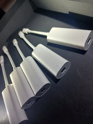 Apple THUNDERBOLT3 USB-C - Image 1 of 3