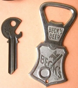 Apribottiglie vintage BECK'S BEER togetger con chiave figurativa - Foto 1 di 6