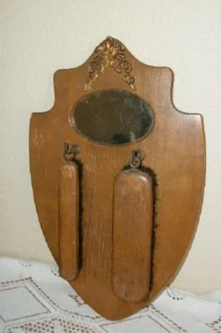 VICTORIAN ENGLISH OAK ORMOLU CLOTHES BRUSHES MIRROR DRESSING VALET ANTIQUE Cover