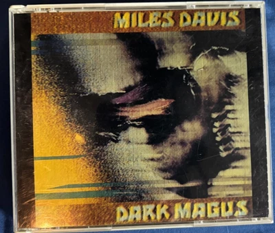 Miles Davis / Dark Magus / Japanese import / 2 cd box set with booklet insert Foto 1 de 4