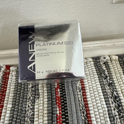 Avon ANEW Platinum Day Cream Broad Spectrum SPF 25 Sealed 1.7 oz - Image 1 of 4